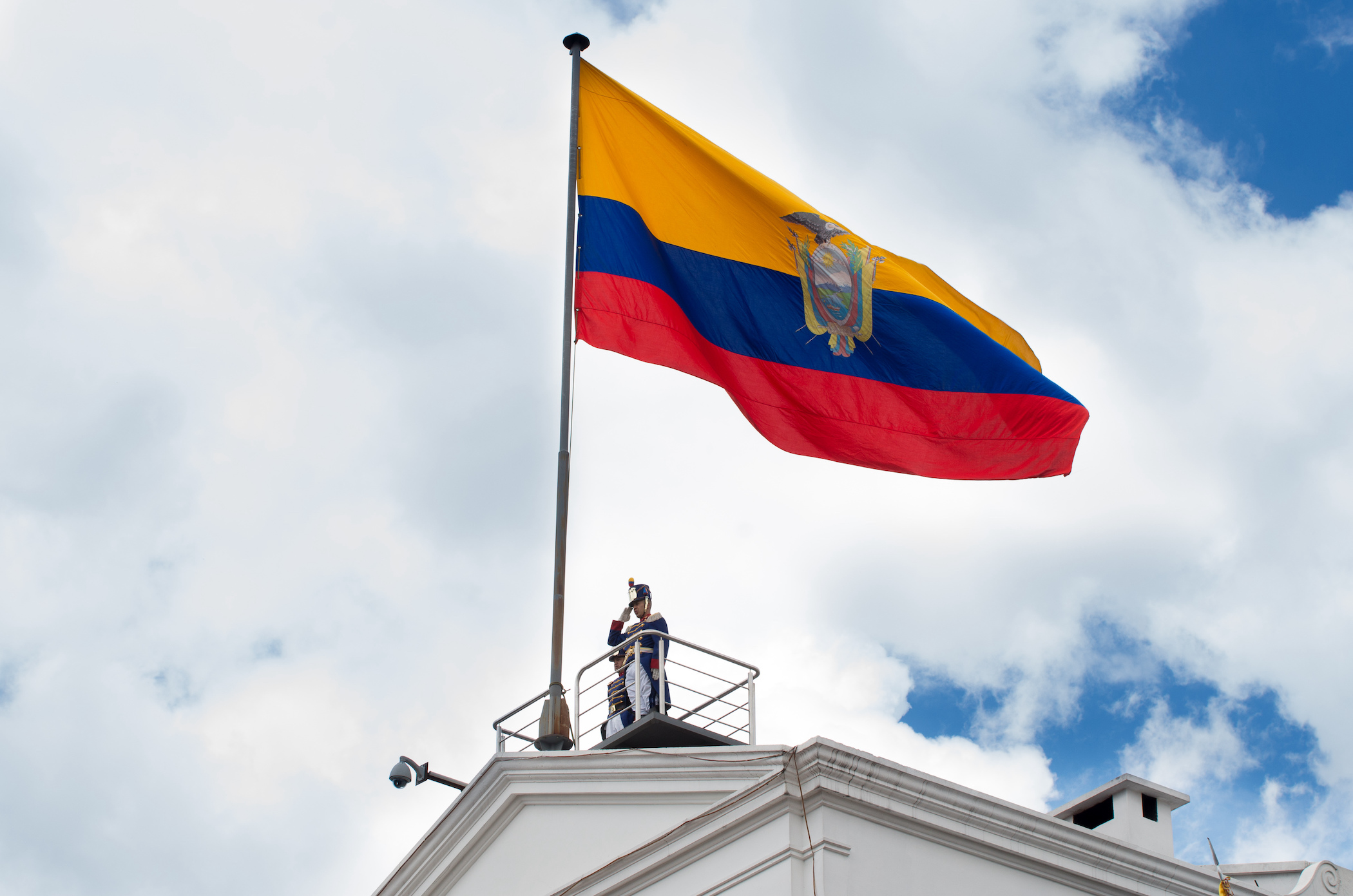 Bandera de Ecuador ondeando